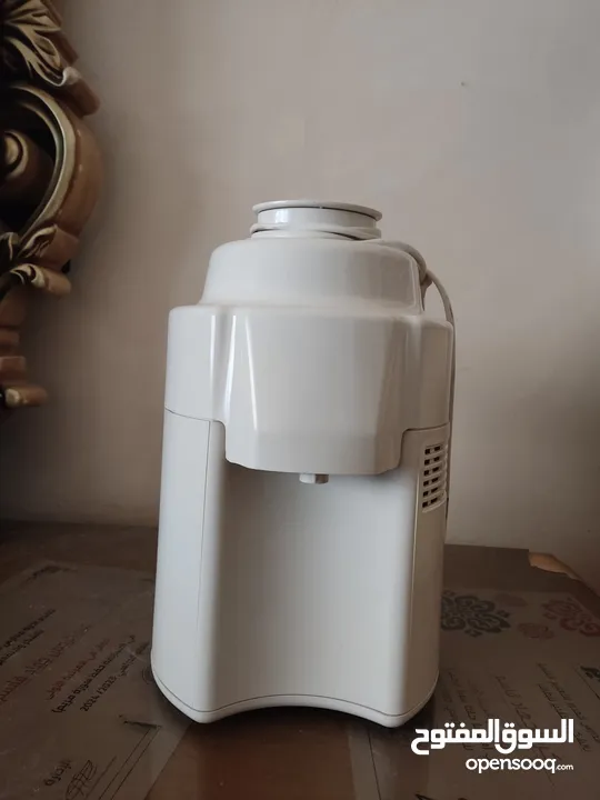 عصارة جزر و فواكه شركة moulinex للبيع