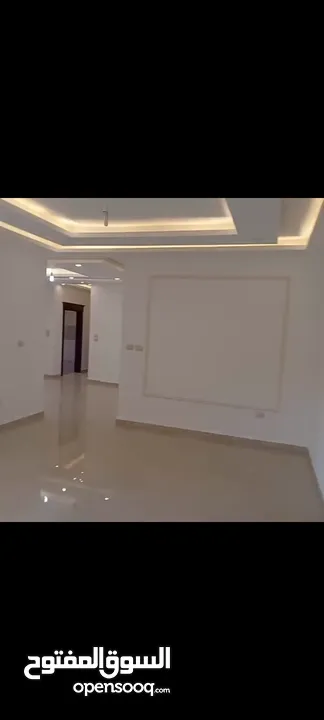 عرض حصري - شقه فارغه فاخره ومميزه جدا تستحق المشاهده لم تسكن سوبر ديلوكس - 200 متر