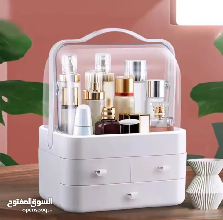 خزانة الأميرات لتنظيم المكياج والعناية!  خلي طاولة التزيين تبعتك تصير قطعة فنية  مع منظم المكياج .
