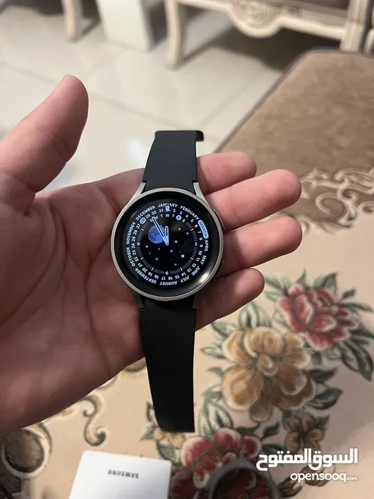 ساعة watch 5 pro قياس 45 بحالة ممتازة جدا