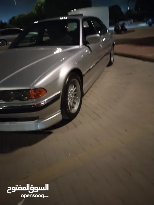 BMW 728i موديل 2001