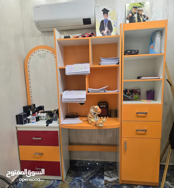 كنب وغرفه شبابيه بدون خزانه بحال الوكاله استخدام بسيط