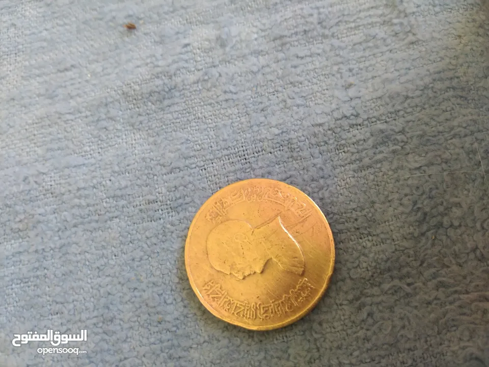 عمليه معدنيه قديمه دينار الأردني بحسن حال