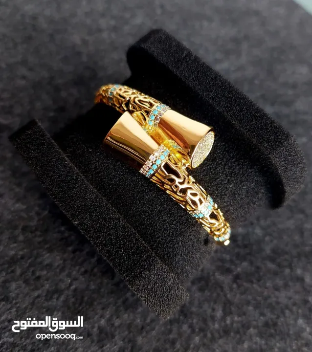 سوار ذهبي فاخر بتصميم أنيق ومميز