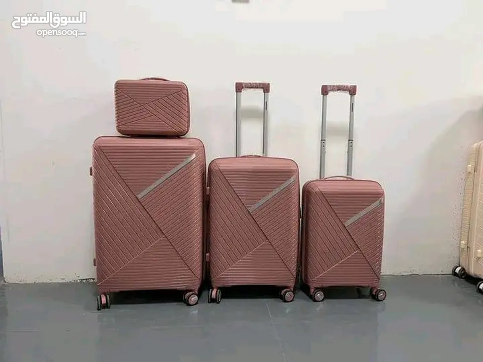 طقم شنط سفر ضد الكسر 4 قطع بسعر العرض .. للطلب عبر رقمي الوتس