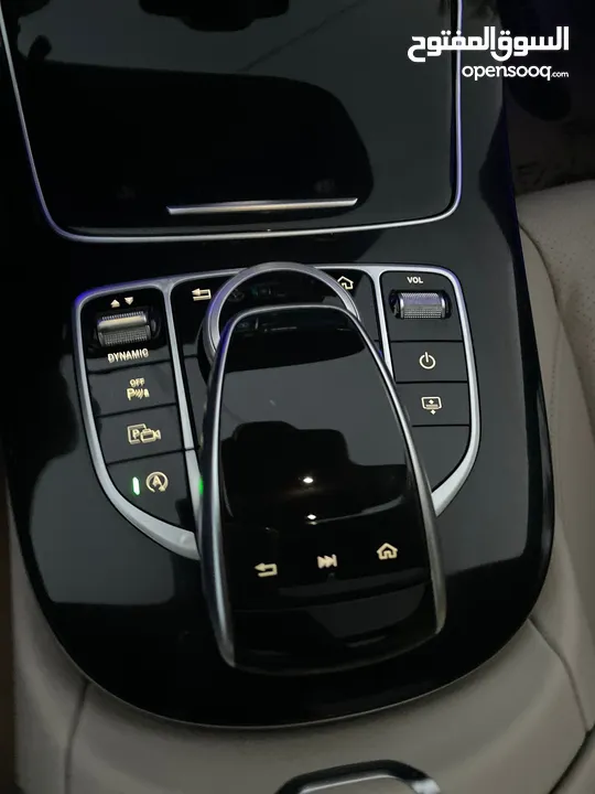 مرسيدس بنز E300 بنزين بحالة الوكالة