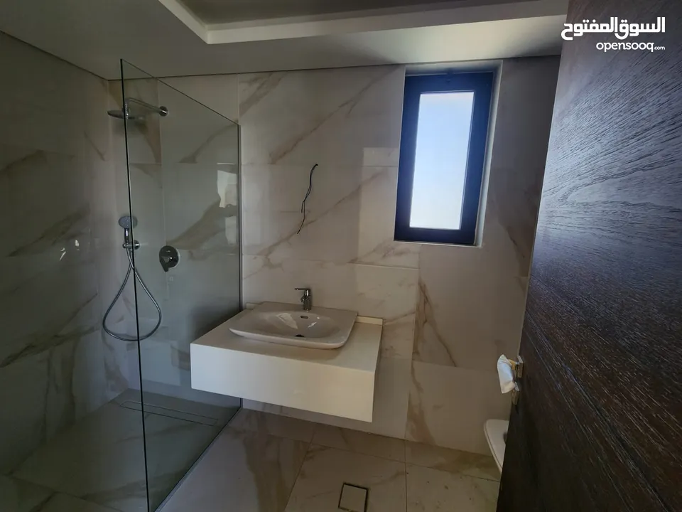شقة فارغة للبيع بين الدوار الرابع و الخامس - ref : 14610