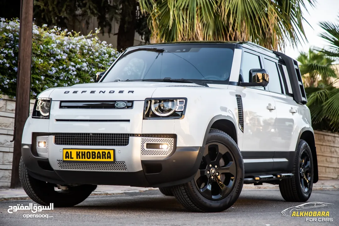 Land Rover Defender 2022 Plug in hybrid Black Package   عداد صفر  Zero Mileage