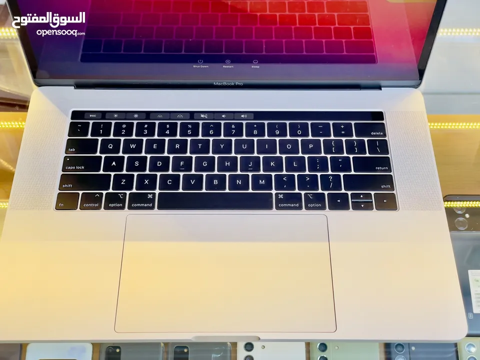 MacBook Pro A1990 2018 Core i9 32 GB Ram 512 GB SSD 4 GB Graphics Touch Bar 16 Inch Display