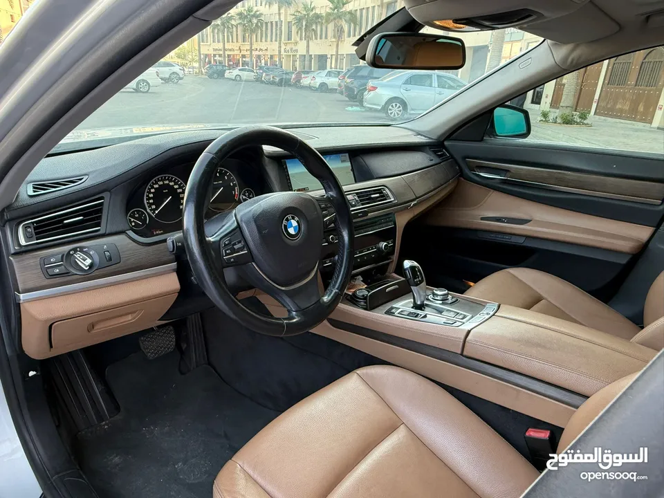 BMW_730i Model:2011