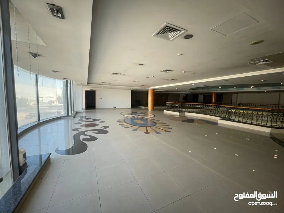 مبنى استثماري للإيجار ref : 48127