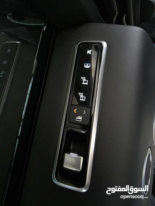 للبيع بسعر منافس...  Range Rover Vogue Autobiography Plug in