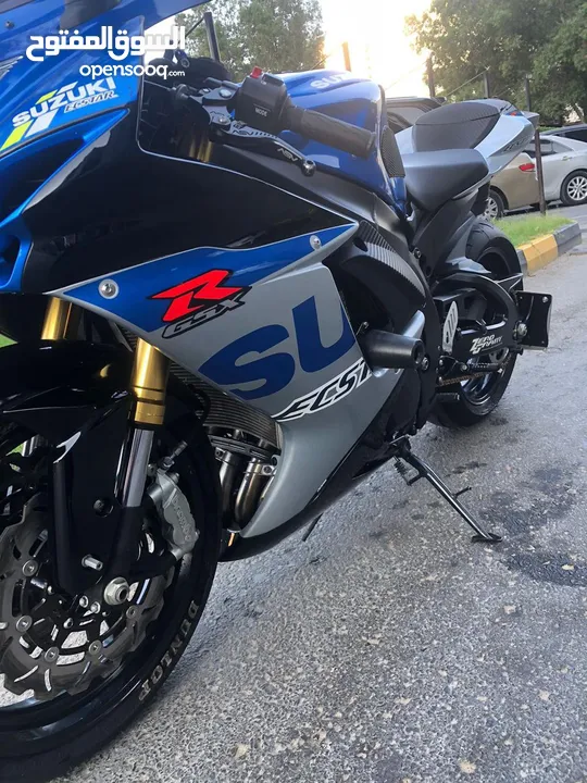 دراجة Suzuki gsxr750 للبيع قابل للتفاوض بالمعقول دراجه شبه جديده