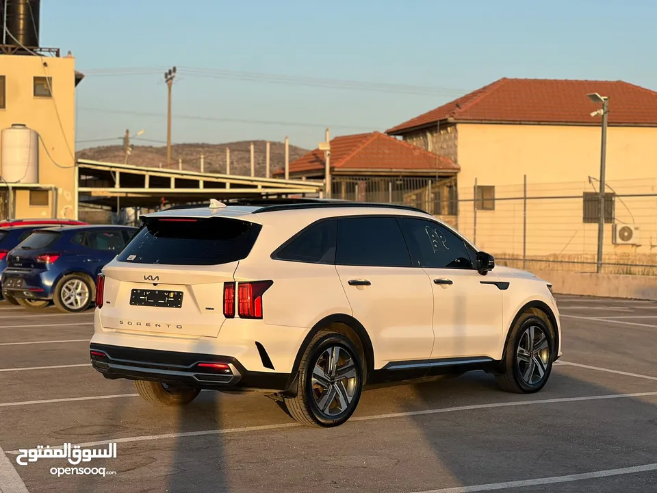 كايا سورينتو /2022 فل الفل  فتحة سقف بانوراما  4x4 ///240Hp بنزين + كهرباء  ( Haybrid) 1600cc