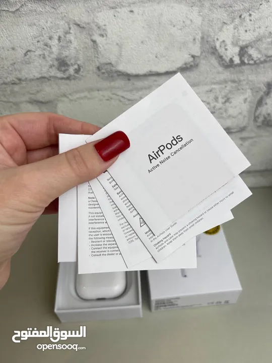 سماعات AirPods 4 تأتي بتصميم مميز وراحة مطلقة مع جودة صوت محسّنة وعزل ضوضاء نشط (ANC) لتجربة استماع