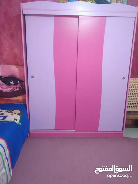 غرفة نوم اطفال كاملة متكامله برادي وموكيت وفرشات