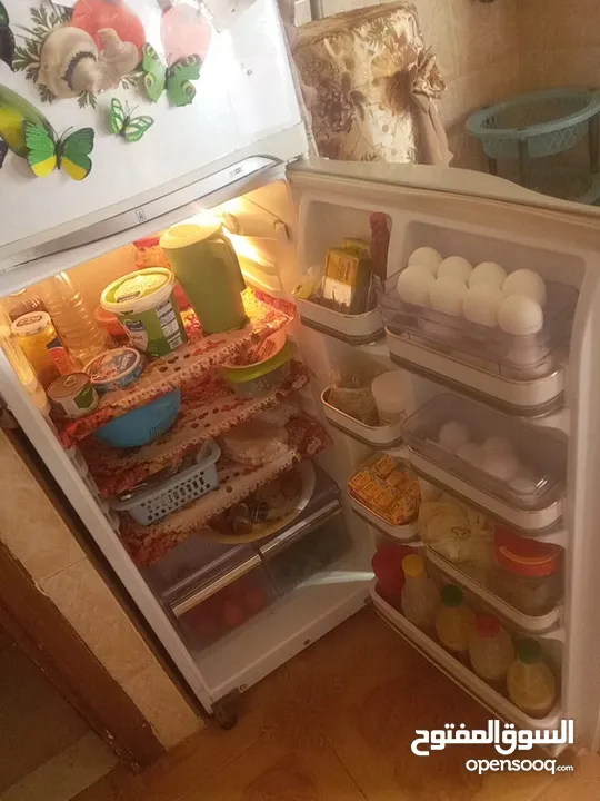 ثلاجه بحاله ممتازة