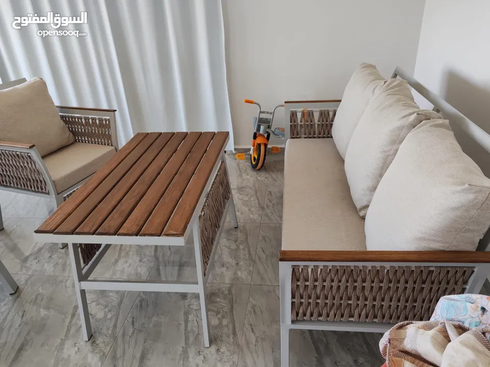 طقم خارجي مناسب لحديقة/ برندة