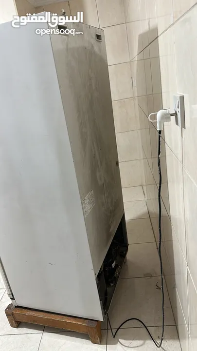 ثلاجة شارب قوية مع فريزر قوي