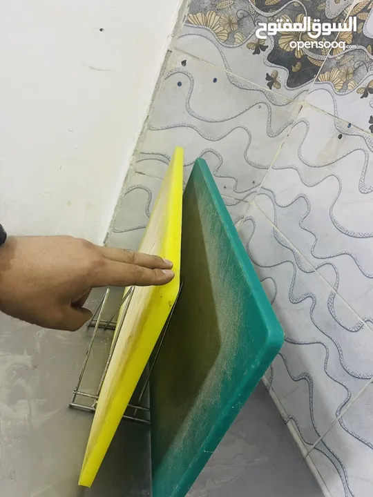عدة مطعم بحالة جيدة جداً للبيع