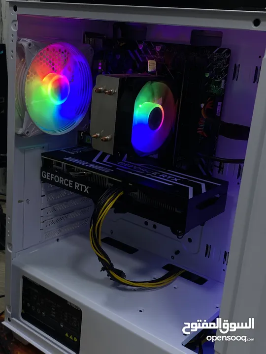 Pc gaming مع شاشه و و و سماعه