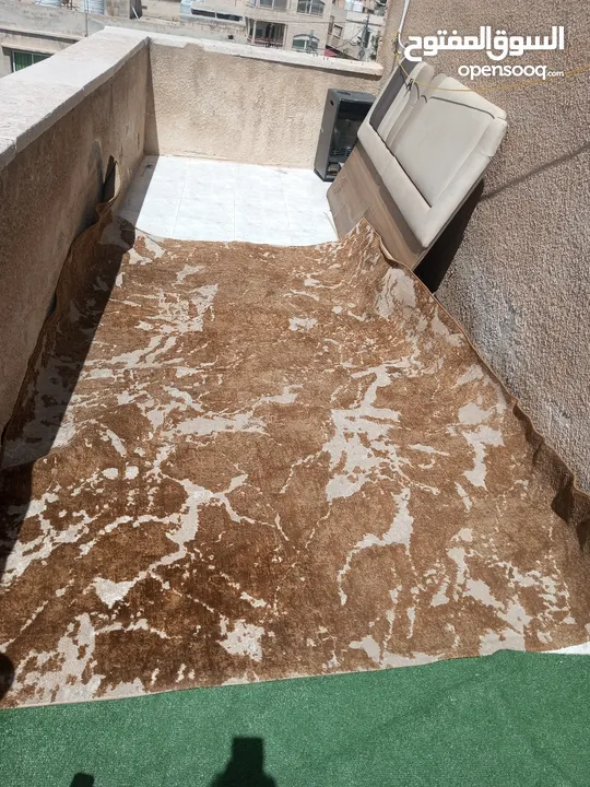 سجاد تركي لون عسلي تركي كبيره مش صغيره