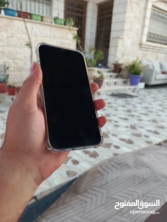 ايفون 12 برو ماكس لون فضي 256 جيجا