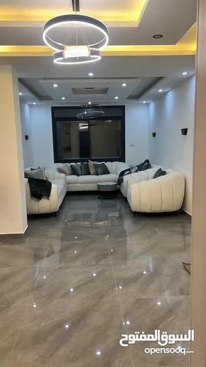 شقه للبيع في بير زيت