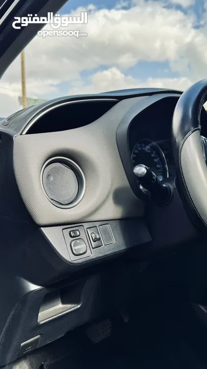 تويوتا يارس هايبرد 2015 فحص 7 جيد بحالة ممتازة - Toyota Yaris Hybrid Hatchback 2015