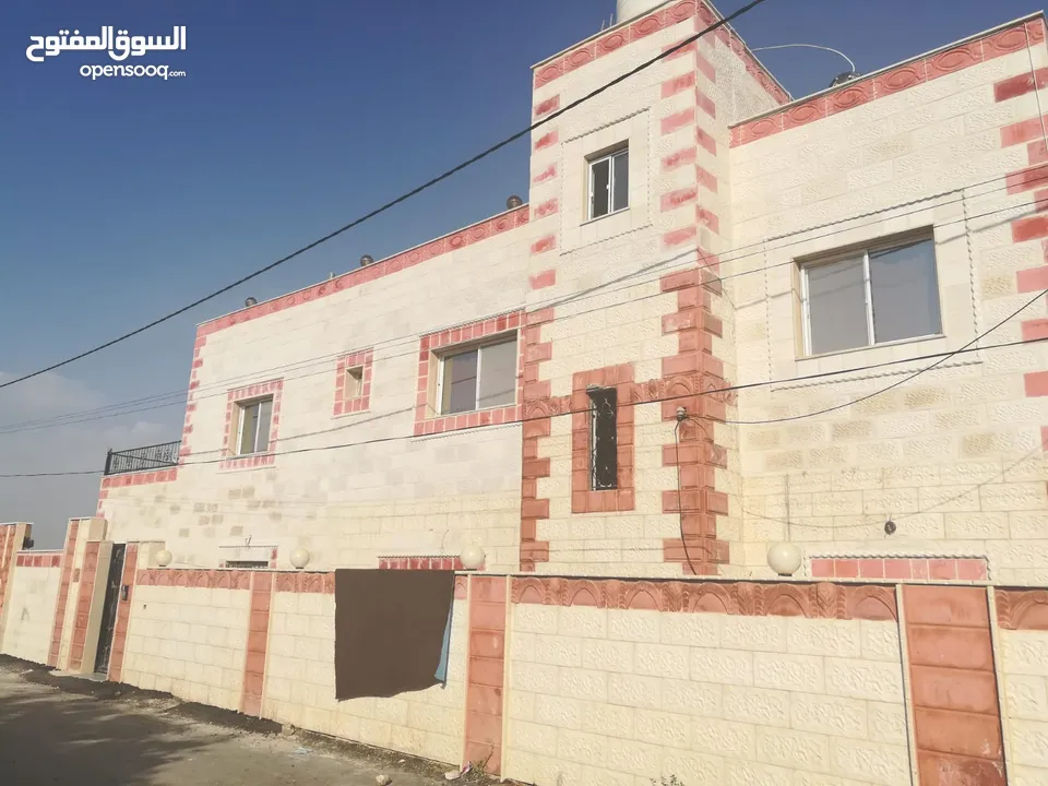 بيت مستقل شبه فيلا بمنطقة هادية وراقية التواصل واتس اب حصراً