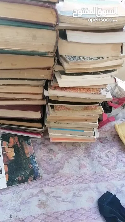 كتب ومجلدات وكتيبات مشكله للبيع