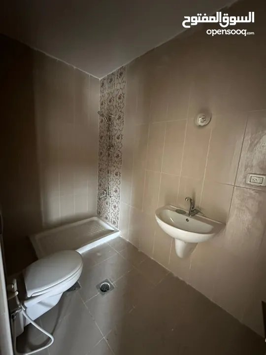 شقه للبيع بعين منجد