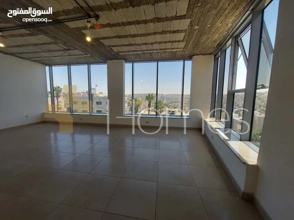 مكتب طابق ثالث للبيع في عمان - الدوار الثالث بمساحة 92م مخدوم بالكامل .
