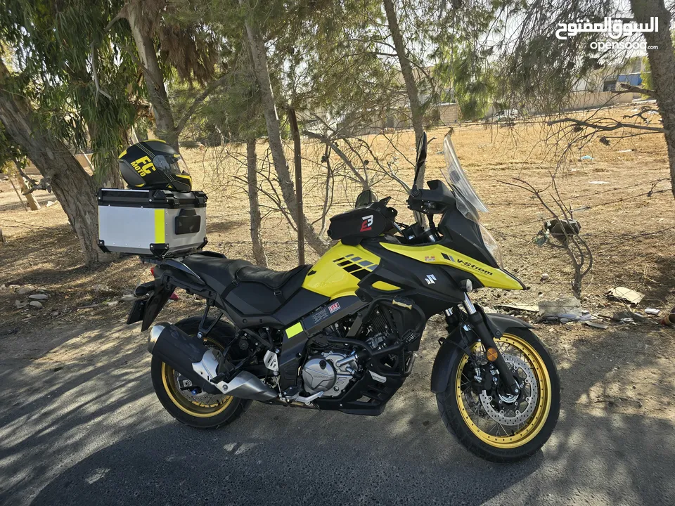 دراجة سوزوكي سترم 650 suzuki v-strom ادفنشر