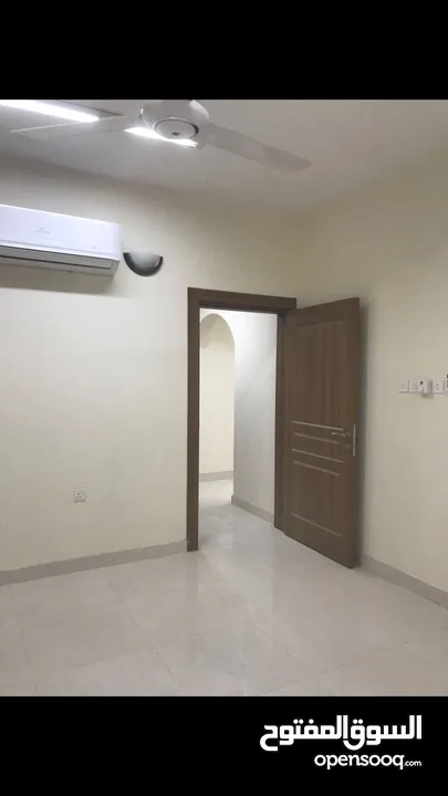 flat W/AC to rent nearest Muscat Mall/شقة مكيفة للإيجار قريب مسقط مول