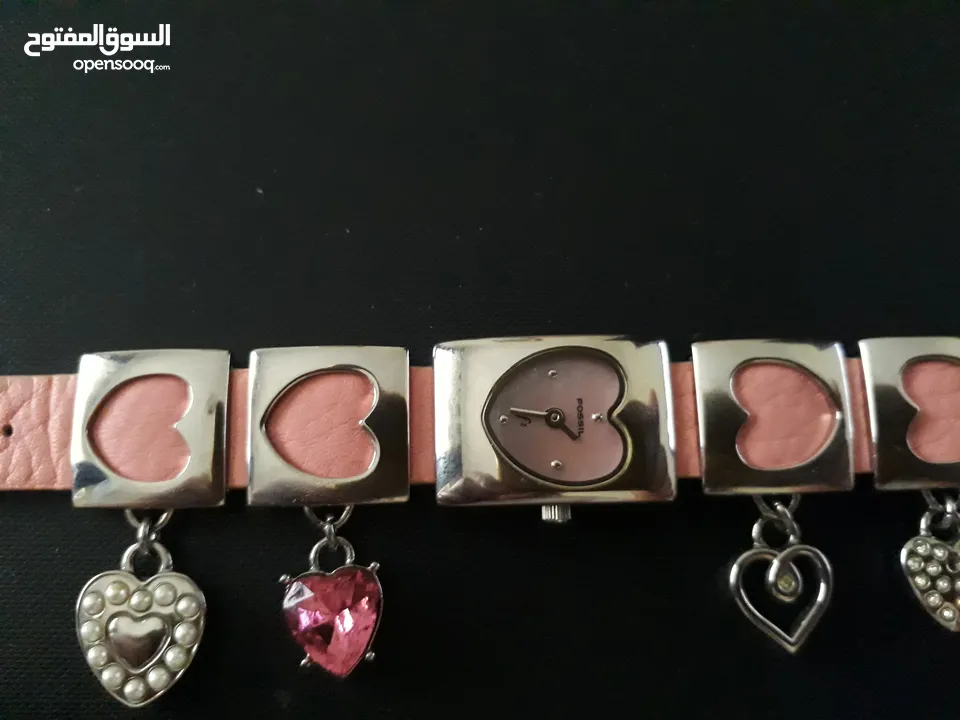 ساعة فوسيل وكيلها ابو شقره بحال الوكاله بربع سعر الوكيل وعد شرف اذا بتلقا مثلها بنفس السعرخذها بلاش