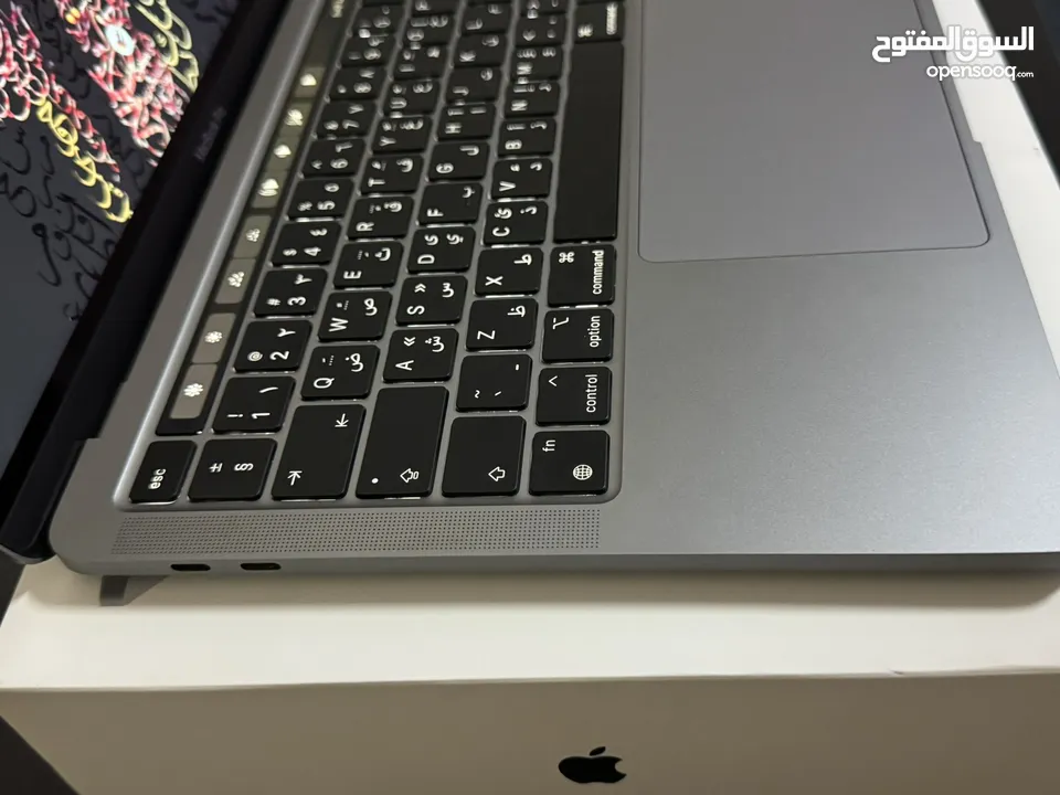 ماك بوك برو تاتش بار m2 256Gb الجهاز جدا نظيف