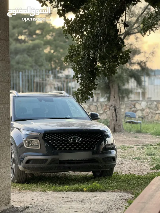 سيارة هونداي فينو (قصة فليكس المحدودة) للبيع بحالة ممتازة Hyundai Venue (V)