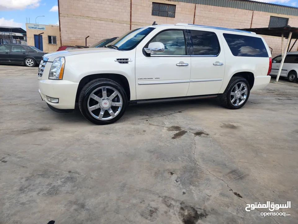 كاش أو اقساط من المالك كاديلاك اسكاليد 2011 VIP PLATINUM XL مميزه جدا 6.2cc