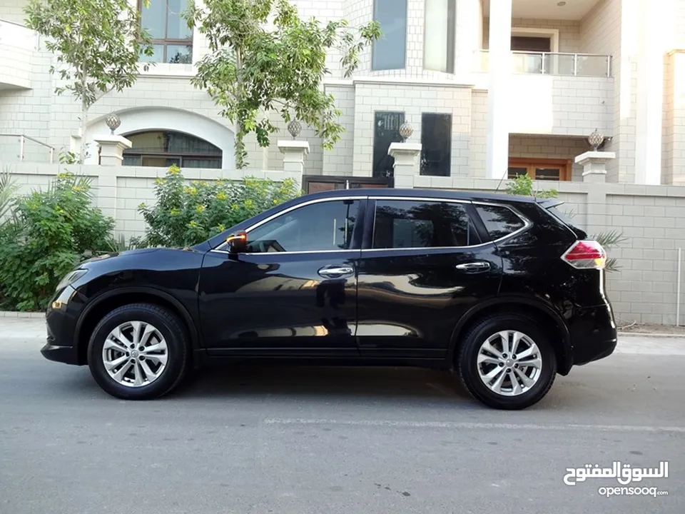 Nissan X Trail 2.5 L 2015 Black V4 7 Seat Well Maintained Owner Expat Leaving Urgent Sale