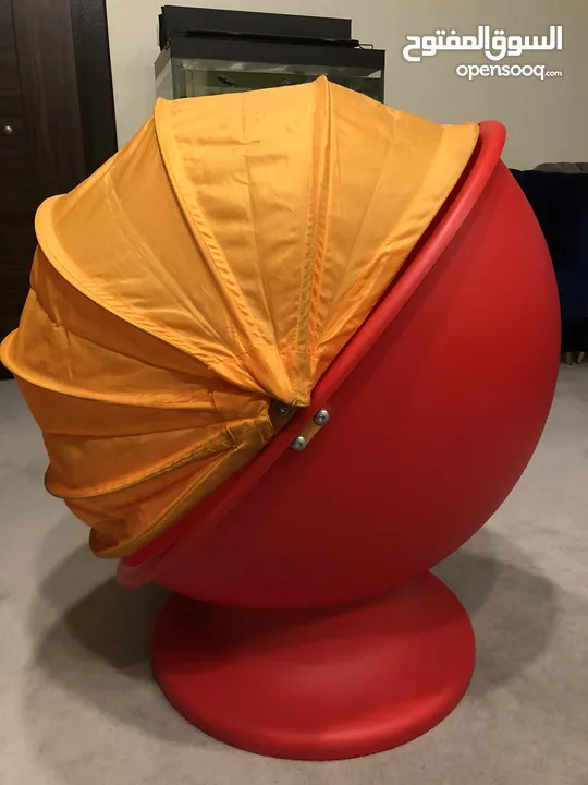 كرسي أيكيا شكل بيضة مع مظلة (Egg Chair) دوّار عدد 2 (لون أحمر وبرتقالي) شراء من بريطانيا للبيع