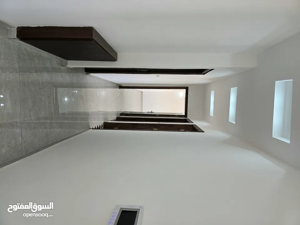 شقة يوبر ديلوكس طابق اخير مع روف مساحة 209 م ابو علندا إسكان الكهرباء