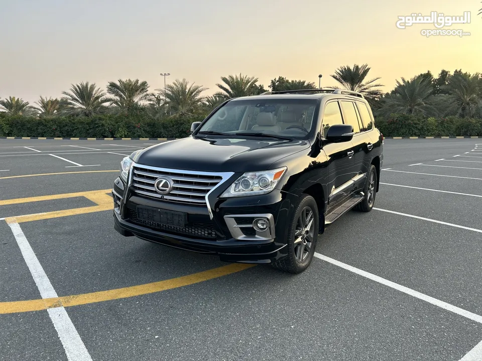 LEXUS LX 570 -GCC - very clean car