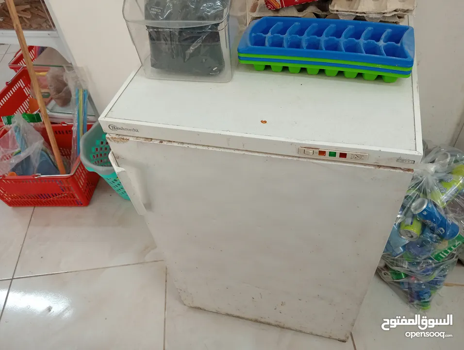 أدوات للبيع