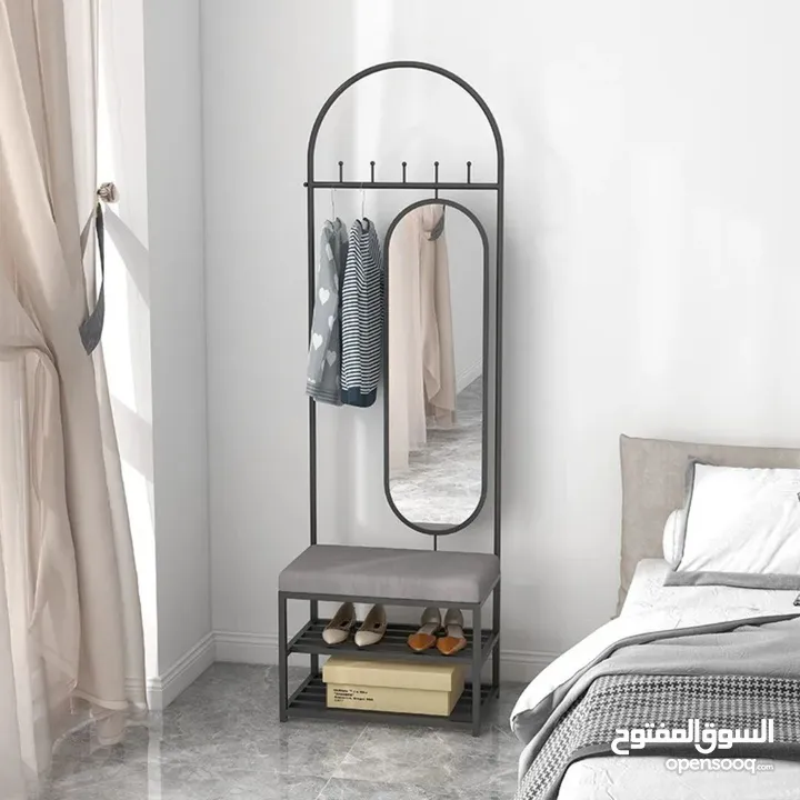 ستاند المدخل الفاخر – مرآة + علاقات + كرسي تخزين... قطعة وحدة تغيّر شكل بيتك!