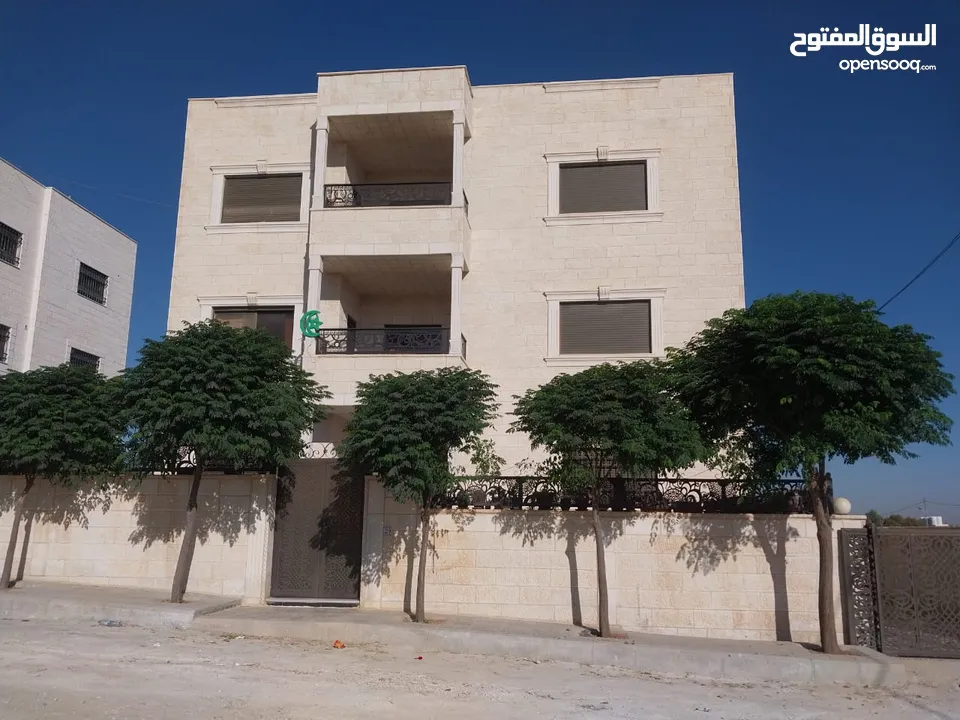 منزل للبيع ثلاث طوابق جديد منطقة البيضاء