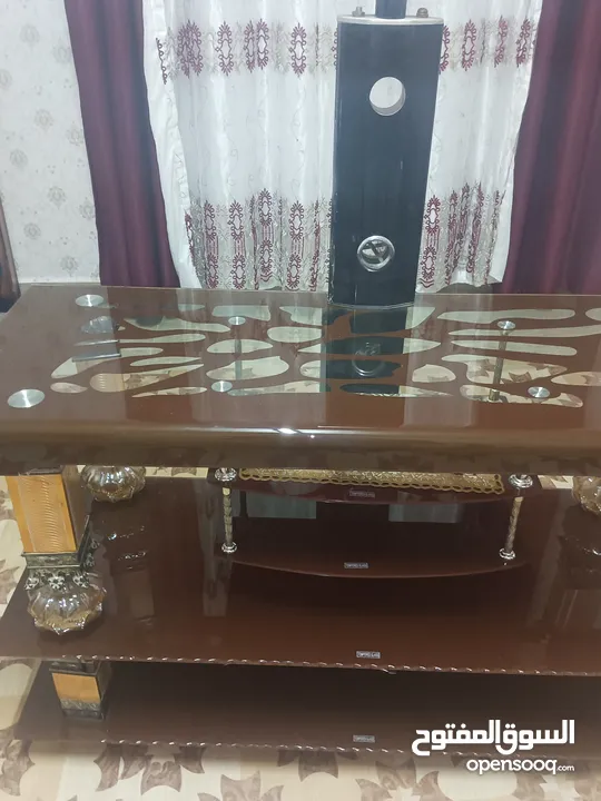 طاولة شاشة بحالة جيدة