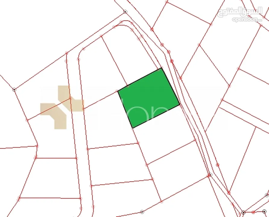 ارض للبيع في الفحيص حصلون الشرقي خلف مدارس المشرق بمساحة 2000 م