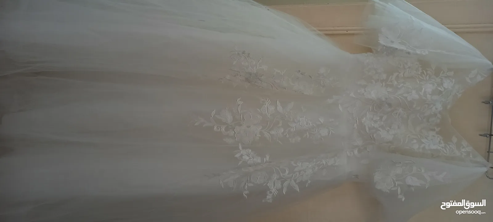 فساتين زفاف عدد 2 من jolly chic  مقاس xl  و 4xl للبيع