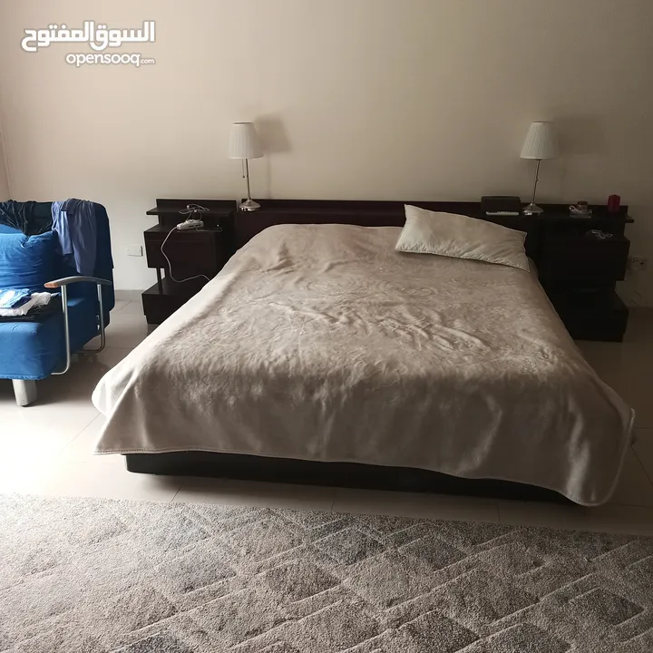 غرفة نوم فندقية بدون خزانة